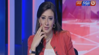 رئيس شعبة القصابين منفعلاً على مذيعة 