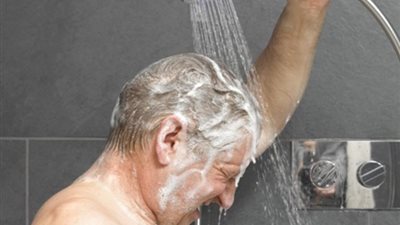 احذروا.. الاستحمام بشكل يومي ضارا للجسم  
