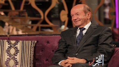 لطفي لبيب يعود للمسرح بـ