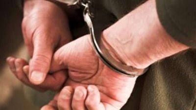 القبض على سائق تاكسي سرق أموال طالب سعودي