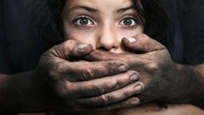  تفاصيل القبض على سيدة حاولت خطف طفلتين من مول تجاري بالشيخ زايد