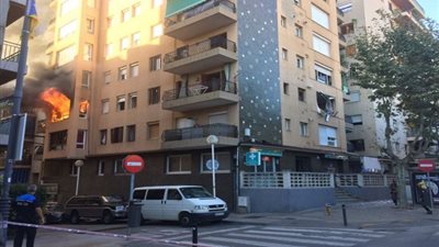 الصور الأولى لانفجار بمبنى سكني في برشلونة