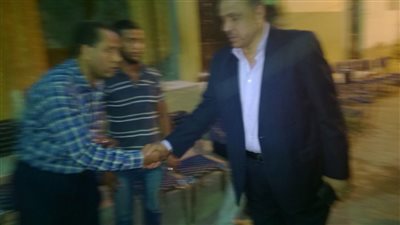 10 آلاف جنيه إعانة عاجلة لأسرة عاملين توفيا أثناء تأدية عملهما بالمنيا