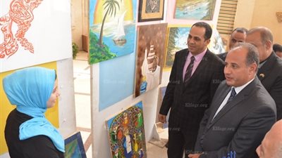 محافظ البحيرة: يجب الاستفادة من مواهب الشباب في تجميل وتزيين الميادين