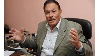 رئيس وزراء مصر الأسبق: 