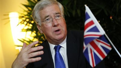 وزير الدفاع البريطاني: الوضع الأمني في مصر تحسن بسبب تضحيات الجيش المصري