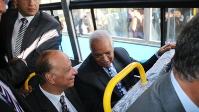 محافظ القاهرة: صرف مكافأة لجميع العاملين بهيئة النقل العام بما يوازى 10 أيام 