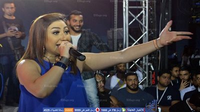 بوسي تشعل أقوى حفلات التخرج بالإسكندرية بأغانيها (صور) 