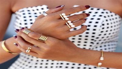 طريقة جذابة وعصرية لارتداء اللؤلؤ لإطلالة أنيقة 