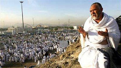 حكم حج من نوى الحصول على لقب الحاج (فيديو)