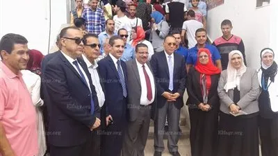 رئيس جامعة قناة السويس يتفقد سير العملية التعليمية (صور)