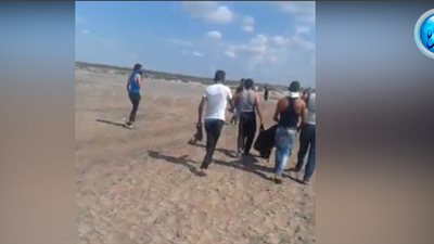 العثور على جثة طفل بدون رأس على شاطئ رشيد (فيديو)