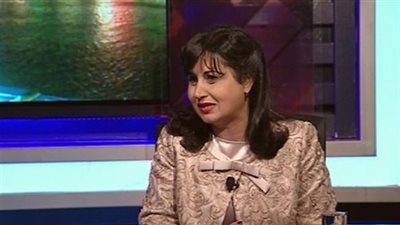 أستاذ بالجامعة الأمريكية: 