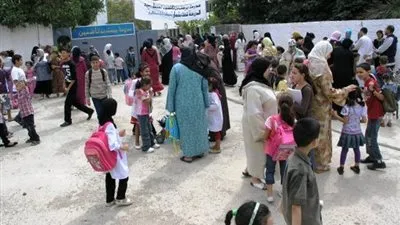 في ثاني أيام الدراسة.. إدارة مدرسة بمركز تلا تتجاهل 