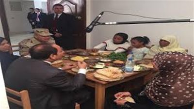 ربة الأسرة التي استضافت 