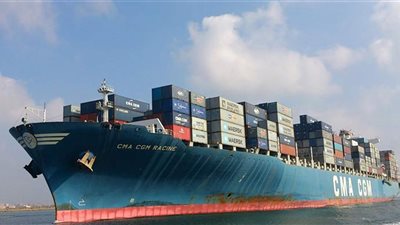 وصول 5 آلاف طن بوتاجاز و 268 سيارة لموانئ السويس 