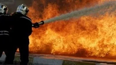 حريق هائل يلتهم مصنع سيراميك بالإسكندرية.. والدفع بـ15 سيارة إطفاء 