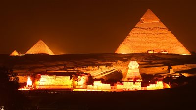  وزير السياحة: إنشاء شركة مملوكة للدولة لتطوير منطقة الاهرامات