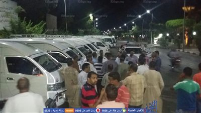 وقفة احتجاجية لسائقي الحافلات السياحية بالأقصر
