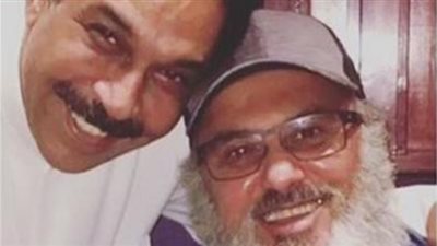 خالد الشيخ بلحية بيضاء ولا يطيق سماع الموسيقى