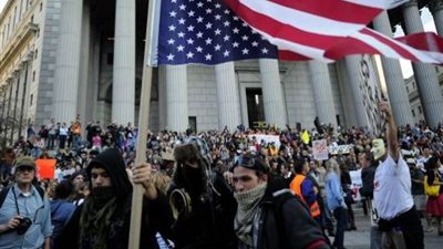 محتجون ينددون بمقتل رجل أسود على يد الشرطة بولاية كاليفورنيا