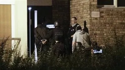 سبب غريب يجبر عامل فرنسي على تقبيل قدم أميرة سعودية