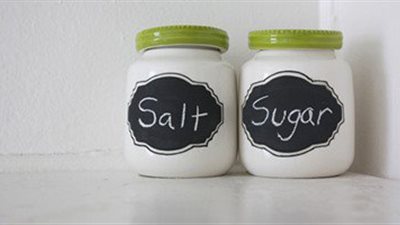 دراسة: تقليل الملح والدهون والسكر يحمى من الكولسترول وأمراض القلب