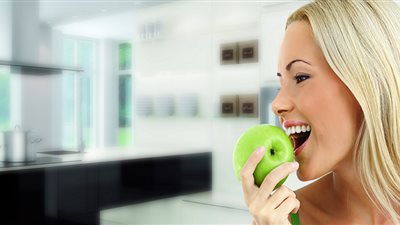 تفاحة واحدة يوميًّا تبعدك عن 5 أنواع من السرطان