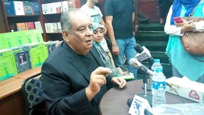 يوسف زيدان: 