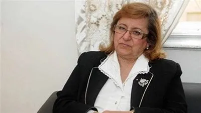 خبيرة اقتصادية تكشف عن فوائد التعامل بـ