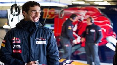 ريشياردو بطلا لسباق ماليزيا للفورمولا 1 