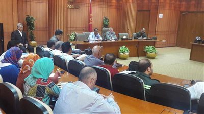محافظ بورسعيد يبحث استعدادات استقبال فصل الشتاء