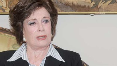 لأول مرة.. جيهان تروي لحظات تلقي السادات خبر وفاة عبد الناصر 