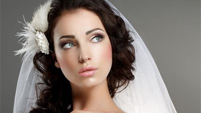 أساسيات مكياج العروس لإطلالة مشرقة وساحرة