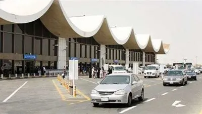 جمرك مطار جدة يُحبط تهريب 832 جرامًا من الهيروين
