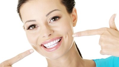 اكتشفي طرق حماية الأسنان من أضرار المشروبات السكرية