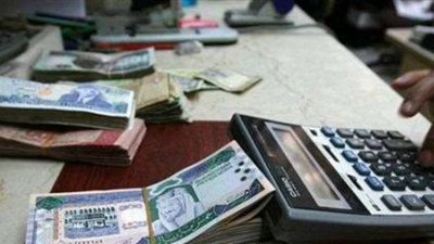 مواطنون يطالبون بنوكهم بالمبادرة في تأجيل قسط المحرم من القروض