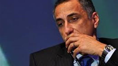 خبير اقتصادي: محافظ البنك المركزي يسير ضد 