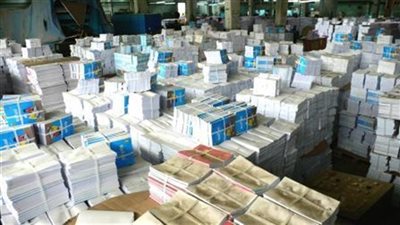 حقيقة رفض تسليم الكتب الدراسية إلا بعد دفع المصروفات