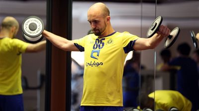 إلغاء تدريب النصر بسبب مشادة بين عبدالغني وخميس