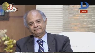 حسين هريدي ينهار في البكاء أثناء حديثه عن حرب أكتوبر (فيديو) 