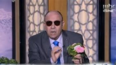 مبروك عطية ينفعل على متصلة: 