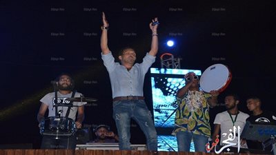 الحريري وعمرو الجزار يتألقان بأحد شواطئ بورسعيد ..(صور)