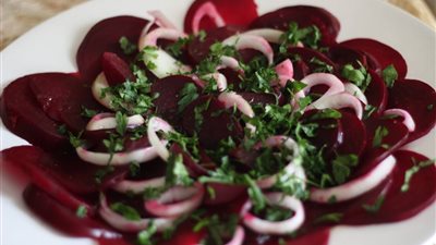 أفضل وأسرع طريقة لعمل سلطة البنجر