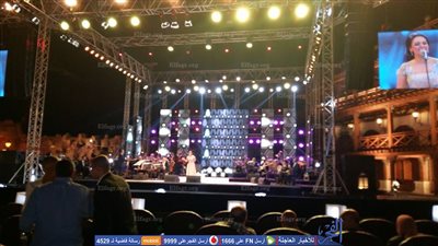 بِدء حفل انتصار أكتوبر بشرم الشيخ بغناء 