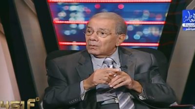 نبيل زكي: أؤيد السيسي وانتقده بشكل بناء