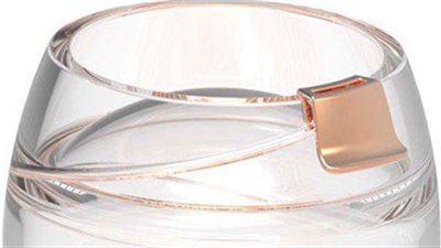 تناول 8 أكواب من الماء.. هل يضر بصحتك؟