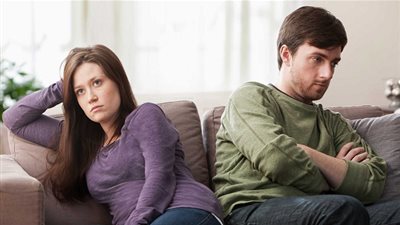 10 عبارات لا يجب أن تقوليها لزوجك أثناء الخلافات