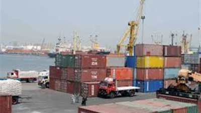 ضبط محتويات حاويتين عقب الاستيلاء عليهما بمعرفة إحدى شركات النقل الوهمية بميناء الإسكندرية