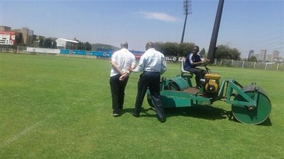 زادة يبدأ تجهيز ملعب تدريب الزمالك في جنوب أفريقيا 